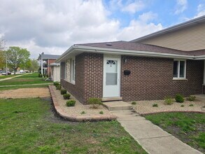 10429 Austin Ave in Oak Lawn, IL - Building Photo - Building Photo