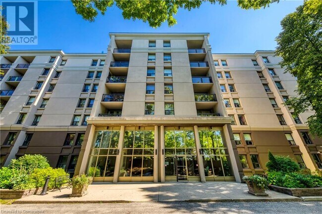 3189 King St E in Kitchener, ON - Building Photo - Building Photo