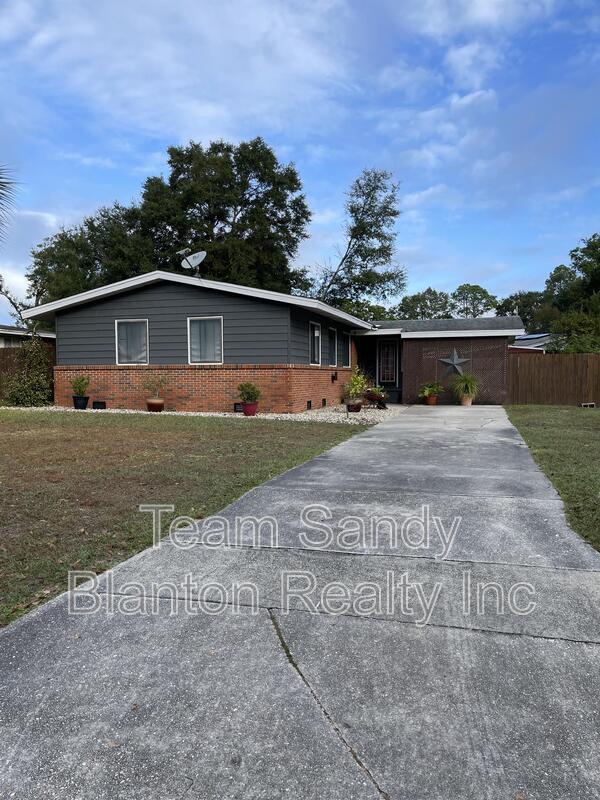 property at 6558 College Dr