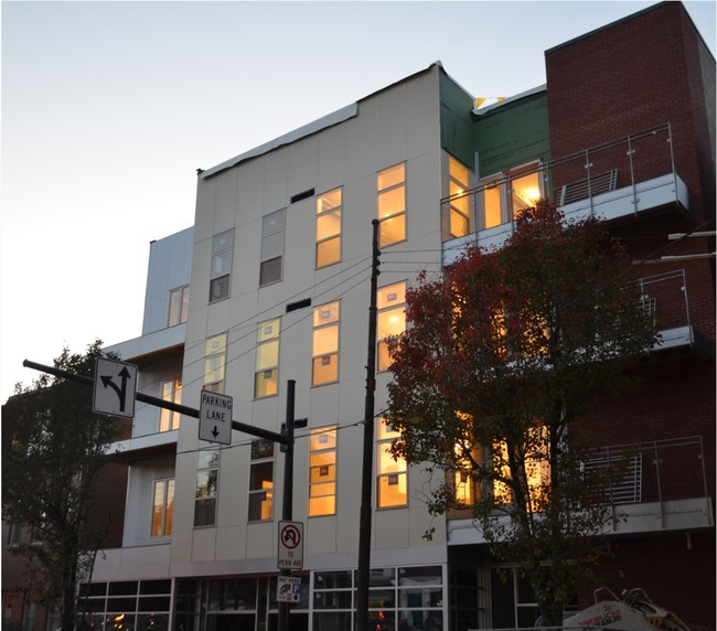 Square View Apartments in Pittsburgh, PA - Building Photo - Building Photo