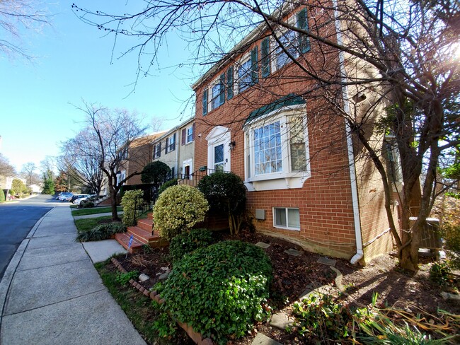 2132 Bucknell Ter, Unit Lower Level Suite