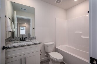 409 E 20th St in Newton, NC - Building Photo - Building Photo
