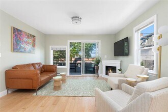 492 Thames St in Newport, RI - Foto de edificio - Building Photo