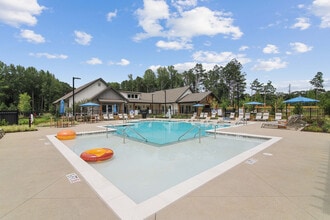 RENDER Turner Lake by Crescent Communities in Covington, GA - Foto de edificio - Building Photo