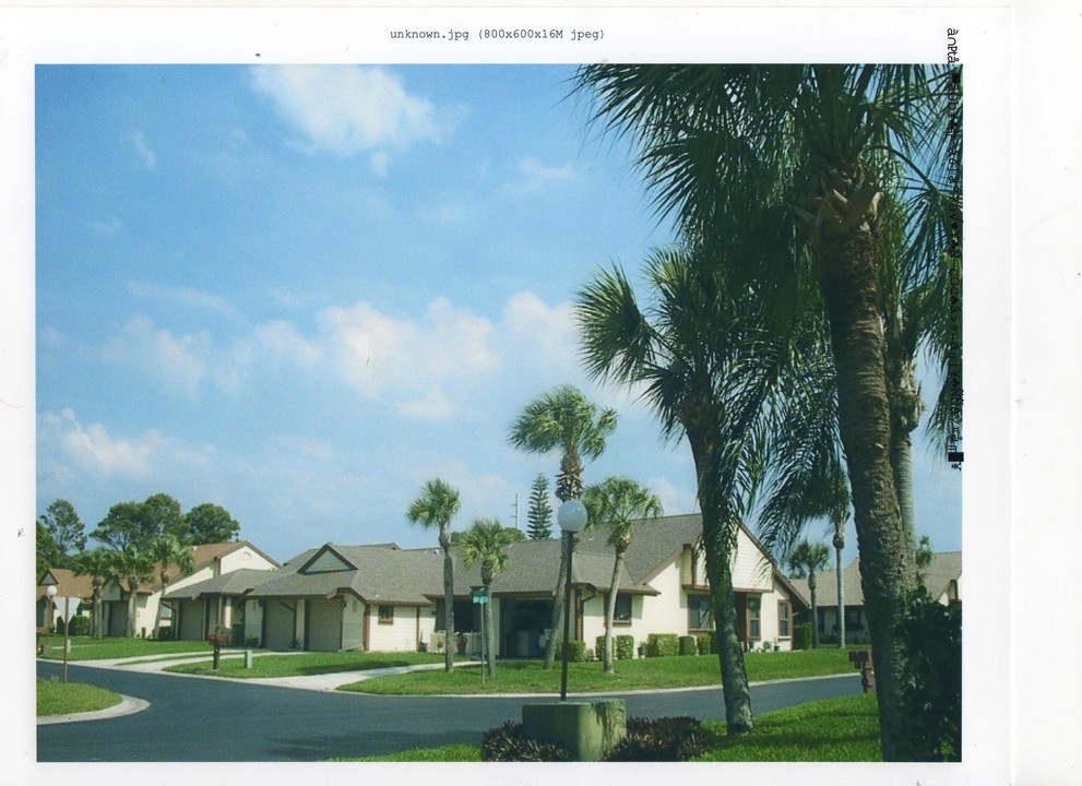 1502 SE Corvair Ct in Port St. Lucie, FL - Building Photo