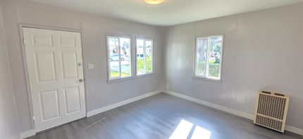 13109 Barlin Ave in Downey, CA - Foto de edificio - Building Photo