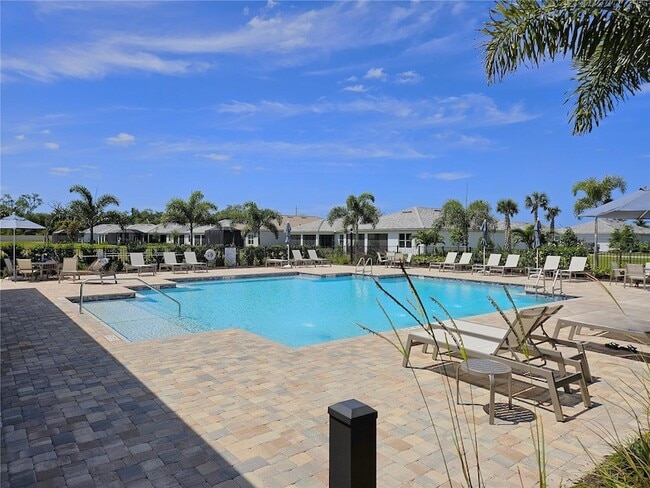 17925 Nadine Pl in Nokomis, FL - Building Photo - Building Photo