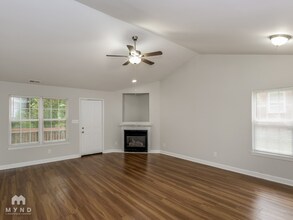 919 Crestmere St in Charlotte, NC - Building Photo - Building Photo