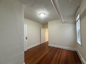 528 Cambridge St, Unit 2 in Boston, MA - Building Photo - Building Photo