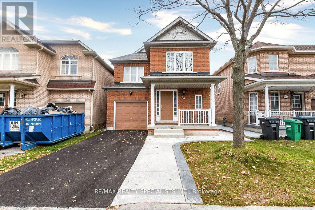 28 Pauline Crescent in Brampton, ON - Building Photo