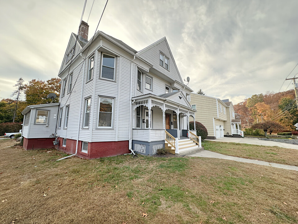 154 Hawthorne Ave in Derby, CT - Foto de edificio