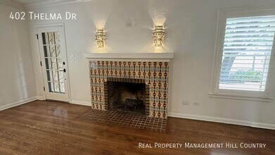 402 Thelma Dr in San Antonio, TX - Building Photo - Building Photo