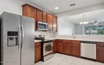 13453 English Peak Ct in Jacksonville, FL - Building Photo - Building Photo