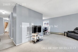 10609 102 St in Grande Prairie, AB - Building Photo - Building Photo