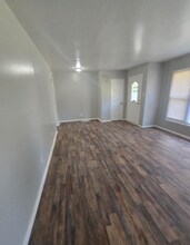 5901 E 43rd St in Indianapolis, IN - Building Photo - Building Photo