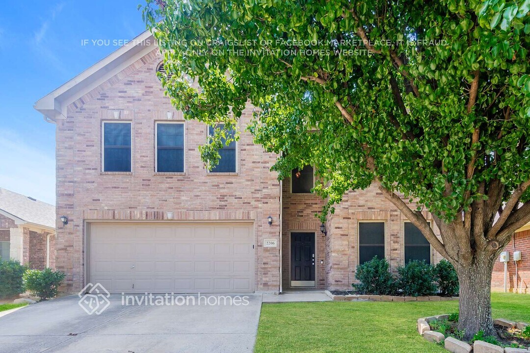 2206 Brandy Dr in Weatherford, TX - Building Photo