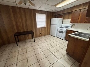 136 S 10th St in Williamsburg, KY - Foto de edificio - Building Photo