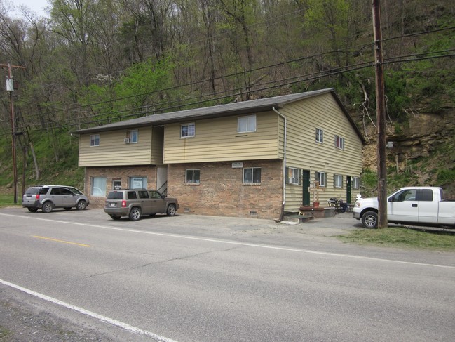 5129 Midland Trl in Alloy, WV - Foto de edificio - Primary Photo