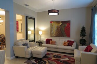 819 NW 82nd Pl in Boca Raton, FL - Foto de edificio - Building Photo