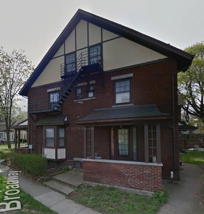 347 Broadway in Rochester, NY - Building Photo - Building Photo