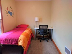 50 Temple St, Unit 2 in Somerville, MA - Building Photo - Building Photo