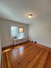 18 Alexander Ave, Unit 2 in Medford, MA - Foto de edificio - Building Photo