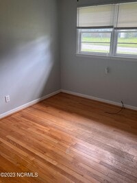 607 Dennis Rd photo'