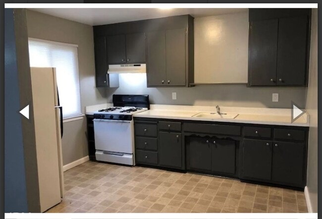 property at 2419 Mariposa Ave