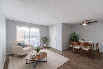 100 Uhland Rd in San Marcos, TX - Building Photo - Building Photo