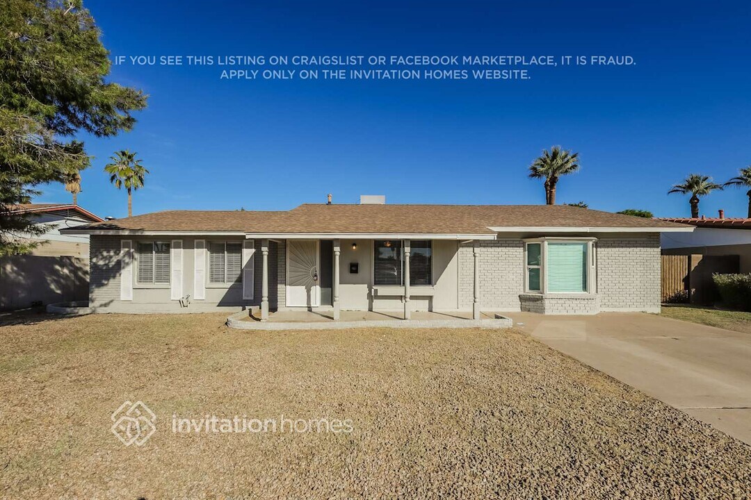 4228 W Mission Ln in Phoenix, AZ - Foto de edificio
