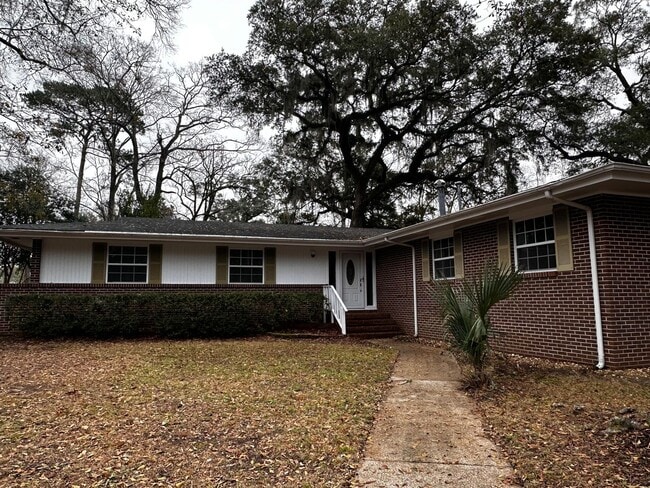 property at 2101 Mulberry Blvd