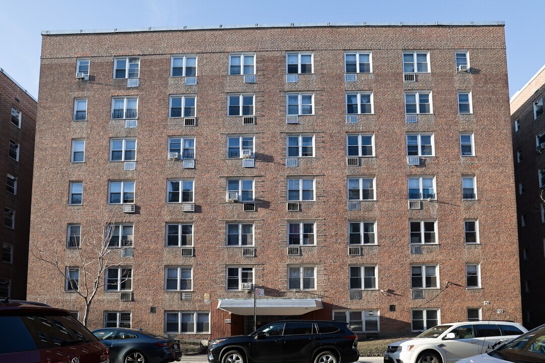 14065 Beech Ave in Flushing, NY - Building Photo