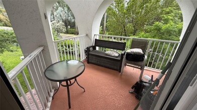 8960 NW 97th Ave in Doral, FL - Building Photo - Building Photo