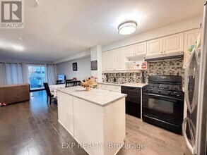 4031 Canyon Walk Dr in Ottawa, ON - Building Photo - Building Photo