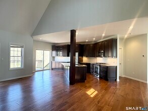 103 Pond Hill Rd in North Haven, CT - Building Photo - Building Photo