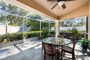 1250 Silverstrand Dr in Naples, FL - Building Photo
