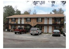 1734 E Railroad in Gulfport, MS - Building Photo