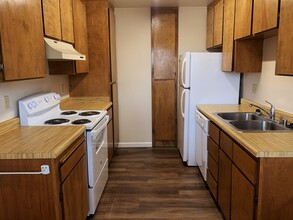 1521 Highland Dr in Hollister, CA - Building Photo - Building Photo