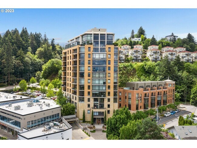 2351 NW Westover Rd in Portland, OR - Building Photo - Building Photo
