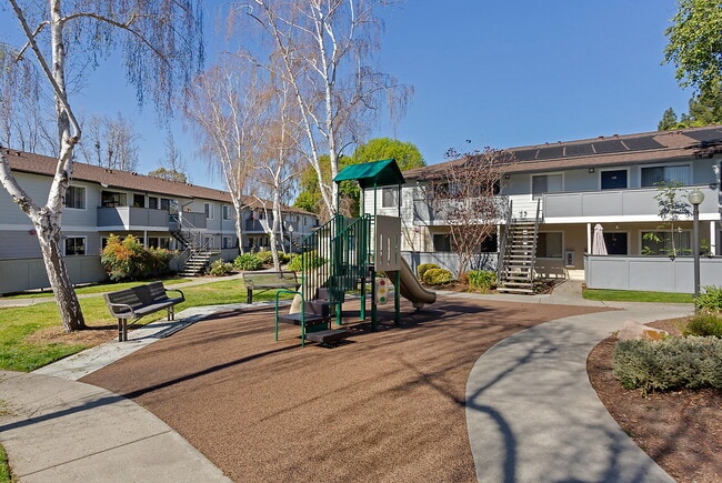 The Woods in Fremont, CA - Foto de edificio - Building Photo