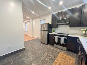 23 Moore Ave in New London, CT - Building Photo - Building Photo