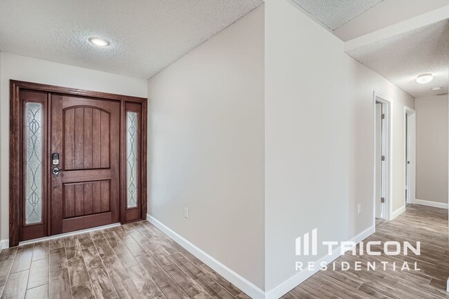 1036 Malletwood Dr in Brandon, FL - Building Photo - Building Photo