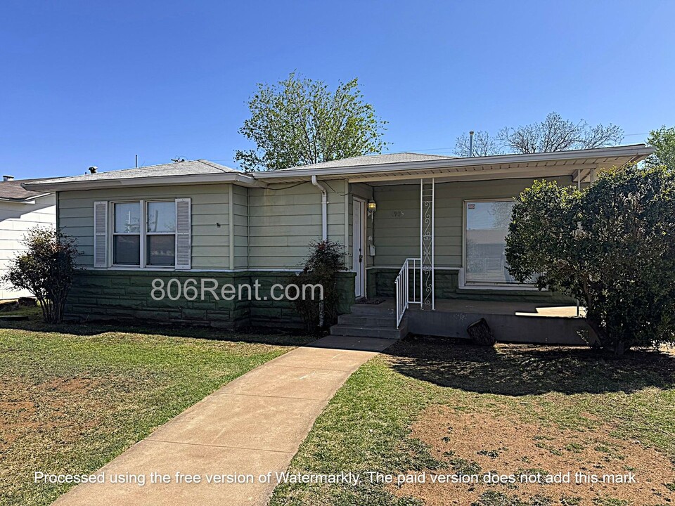 1905 36th St in Lubbock, TX - Building Photo