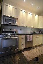 10 5th Ave-Unit -4-B in New York, NY - Building Photo - Building Photo