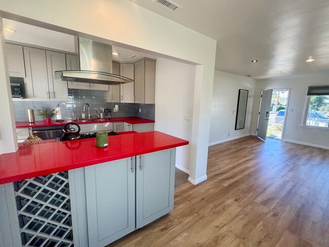 6664 Ensign Ave in North Hollywood, CA - Building Photo - Building Photo