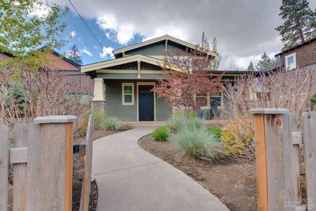 1447 NW Newport Ave in Bend, OR - Building Photo - Building Photo