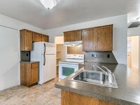 420 W Daws St photo'