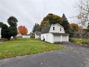 111 Maltby St in Rochester, NY - Building Photo - Building Photo