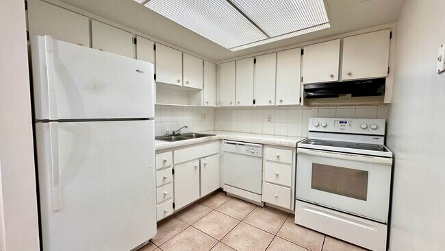 property at 3096 Collin Dr