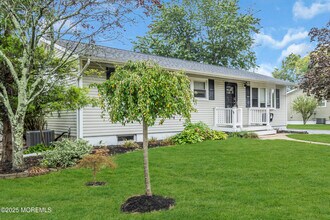 22 Bryant Dr in Jackson Township, NJ - Building Photo - Building Photo